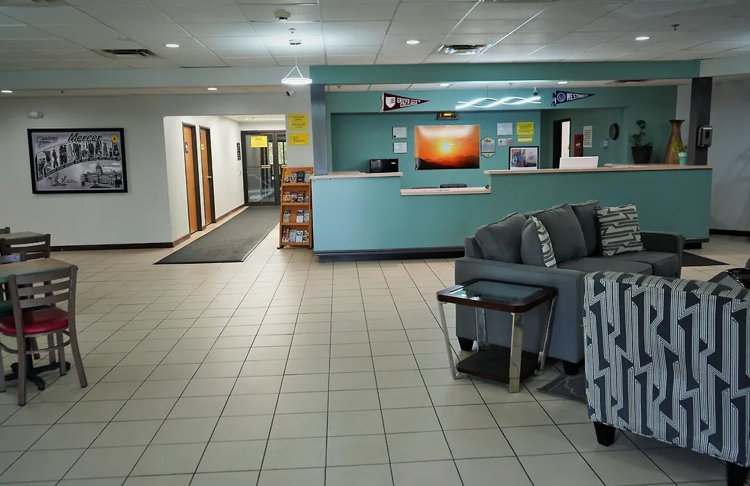 Super 8 By Wyndham Grove City-1