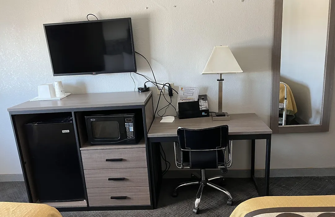 Super 8 By Wyndham Amarillo-1