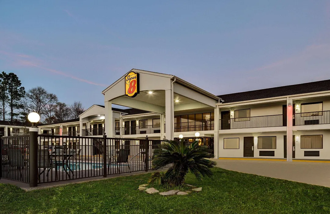 Super 8 By Wyndham Ocean Springs Biloxi-1