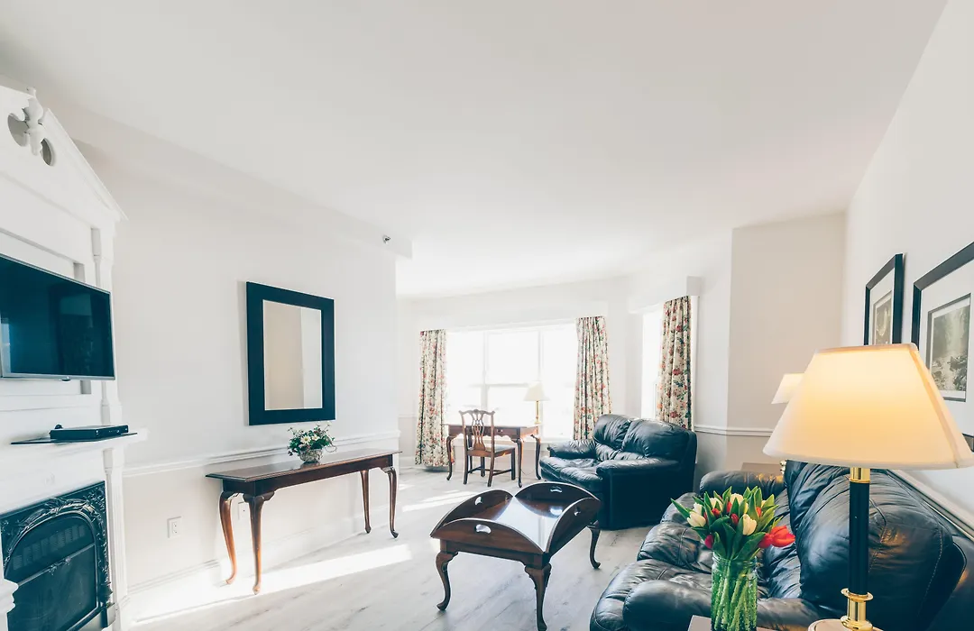 The Loyalist Country Inn & Conference Centre-1