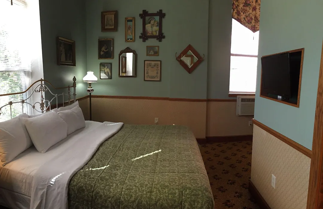 Hotel Millersburg-1