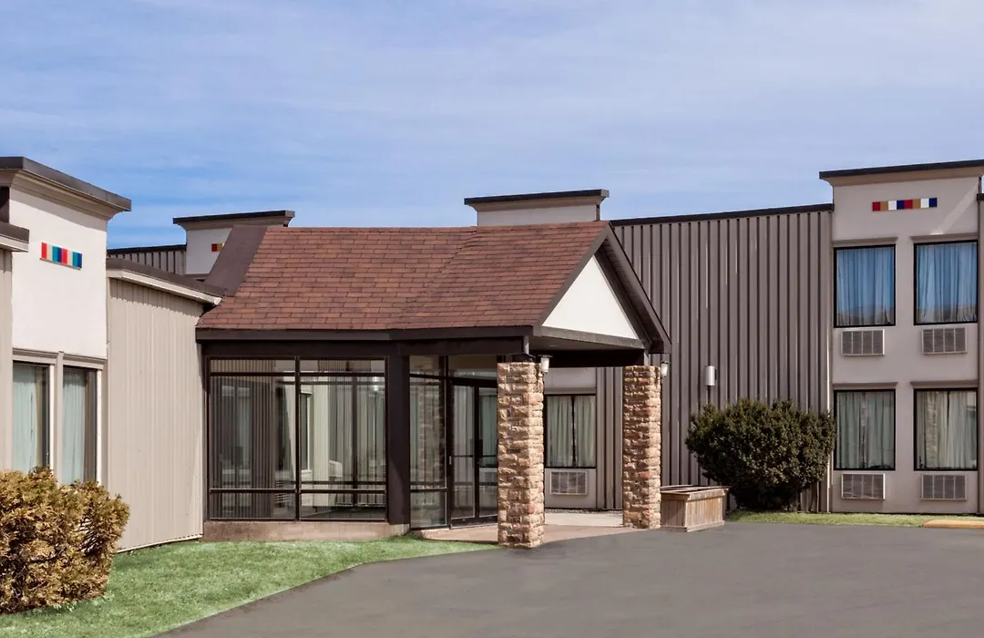 Travelodge By Wyndham Miramichi New Brunswick-1