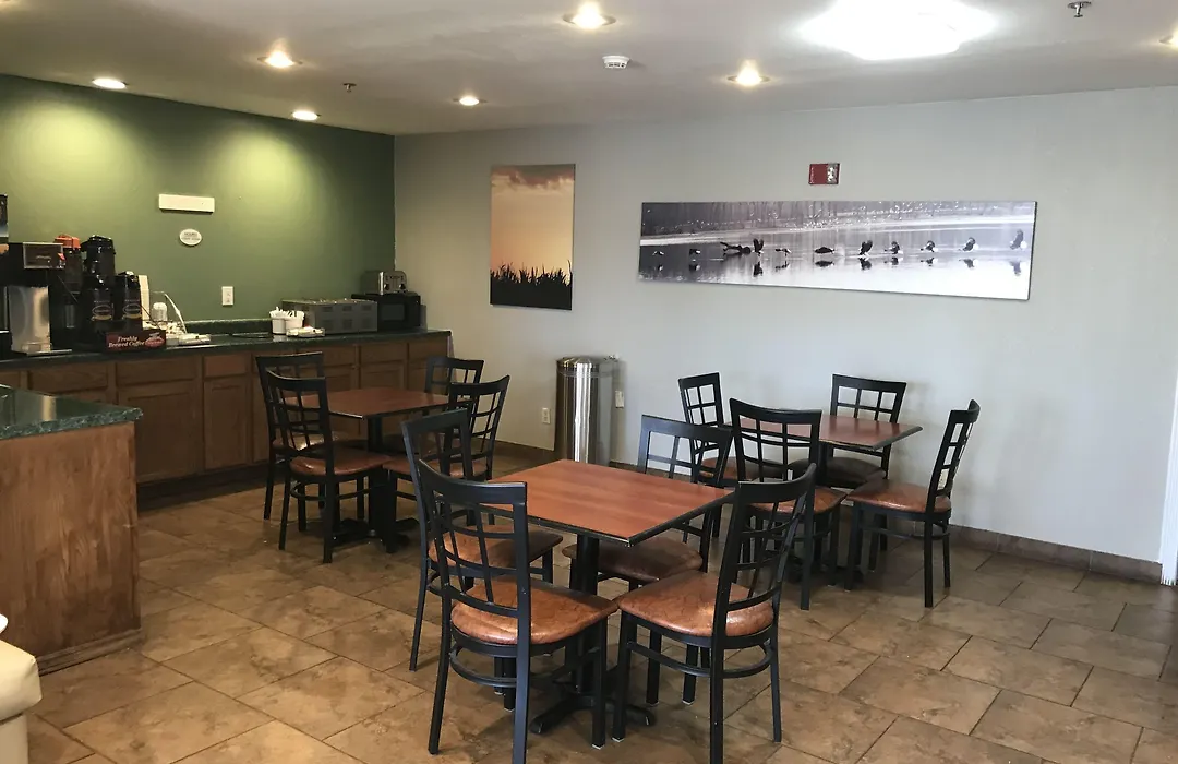 Surestay Plus Hotel By Best Western Bettendorf-1