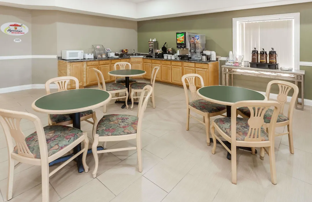 Super 8 By Wyndham Rochester-1