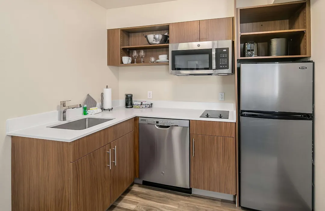 Executive Residency By Best Western Navigator Inn & Suites-1