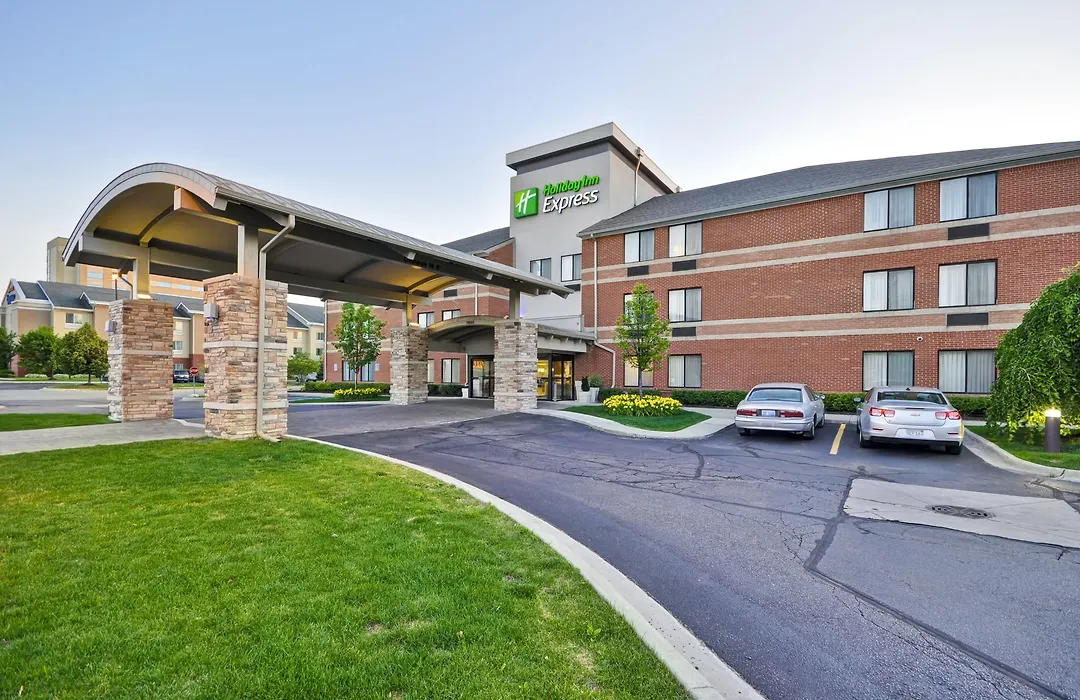 Holiday Inn Express Romulus / Detroit Airport By Ihg-1