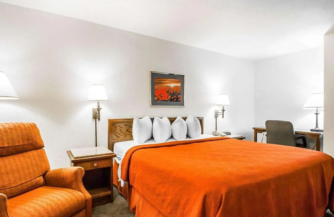 Economy Suites Springfield - Fairgrounds-1