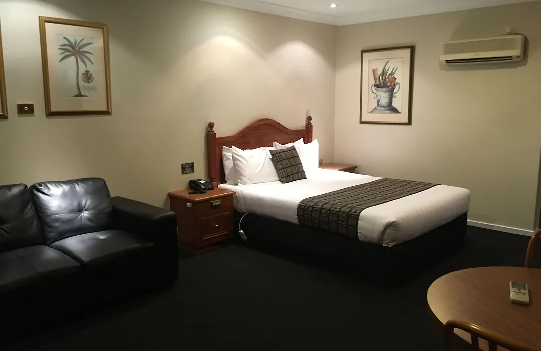 Best Western Ambassador Motor Inn & Apartments-1
