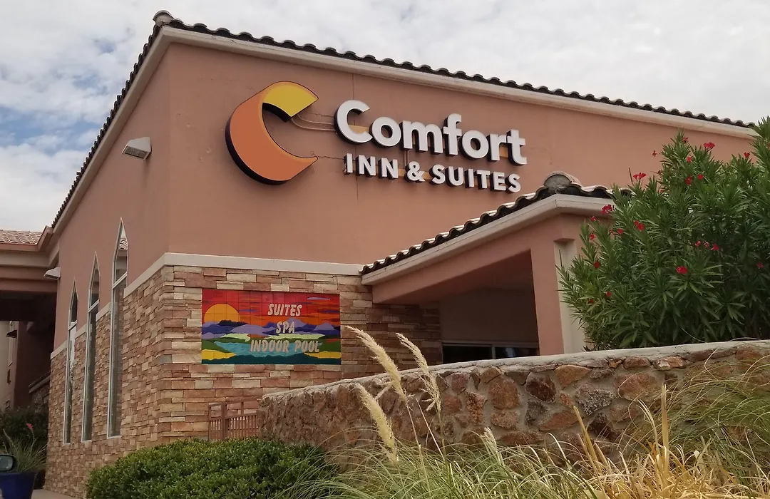 Comfort Inn & Suites I-25 Near Spaceport America-1