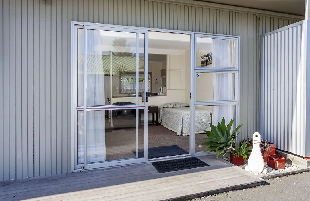 Tairua Shores Motel-1