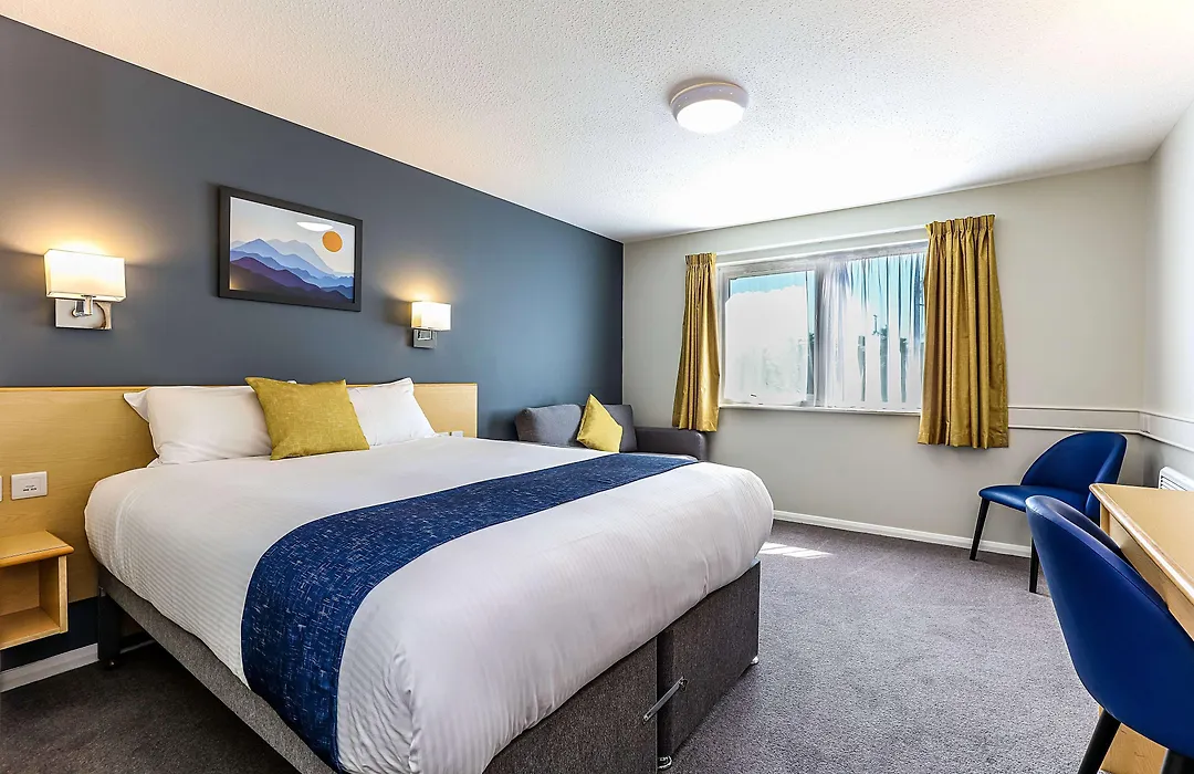 Days Inn Hotel Fleet-1