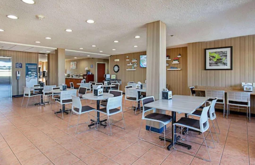 Microtel Inn & Suites By Wyndham Dry Ridge-1