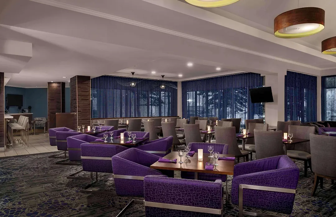 Hilton Garden Inn Calgary Airport-1