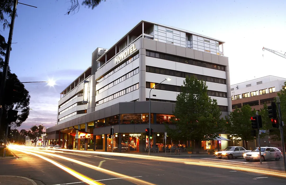 Novotel Canberra-1