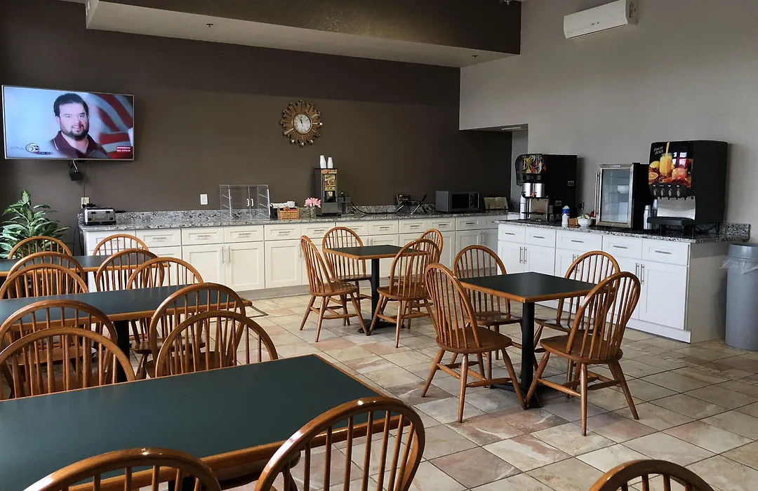 Hometown Inn And Suites Belle Plaine-1
