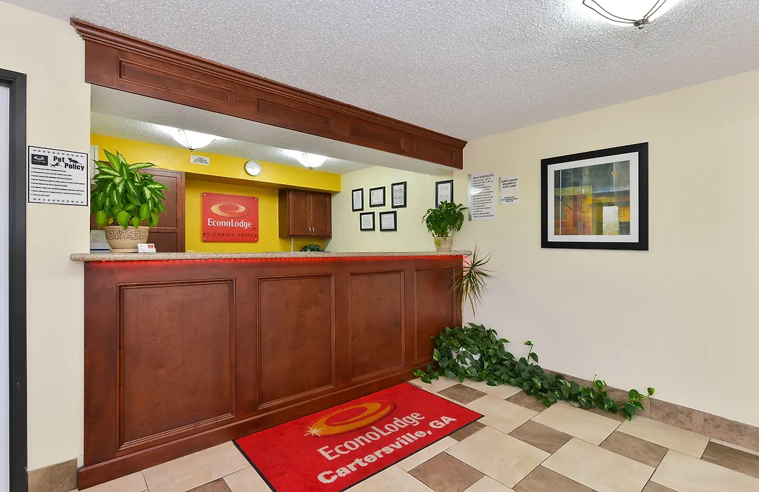 Econo Lodge Cartersville-Emerson Lake Point-1