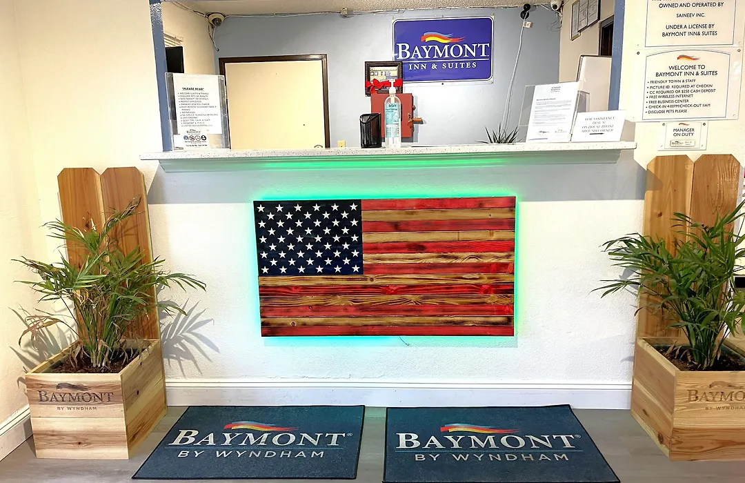 Baymont By Wyndham Hutchinson-1