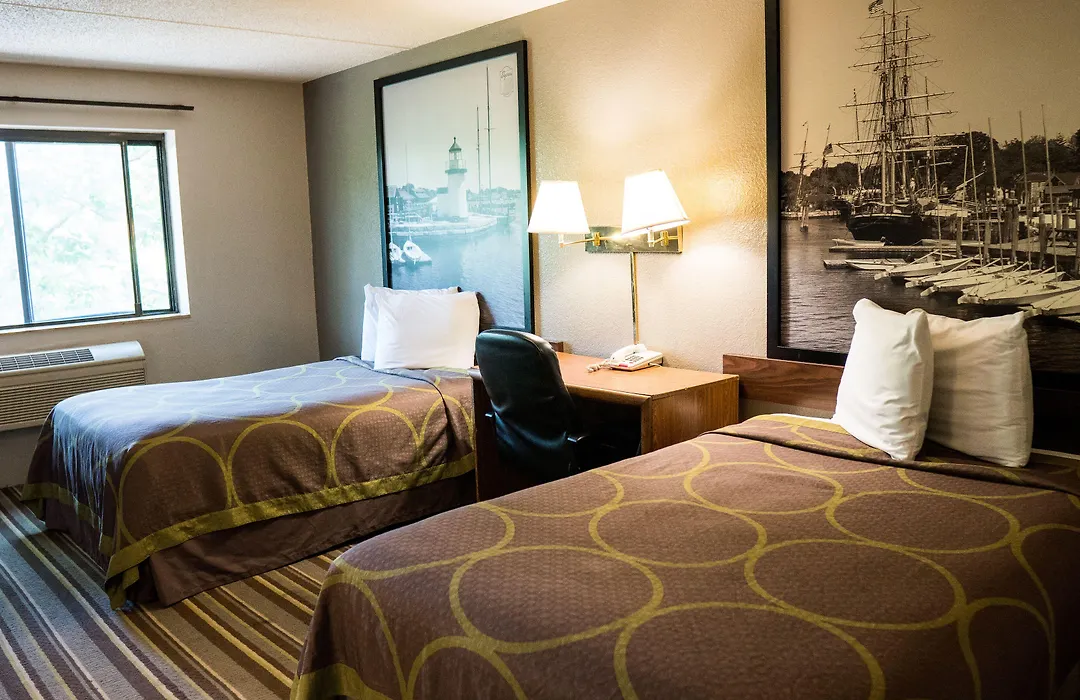 Super 8 By Wyndham Groton-1