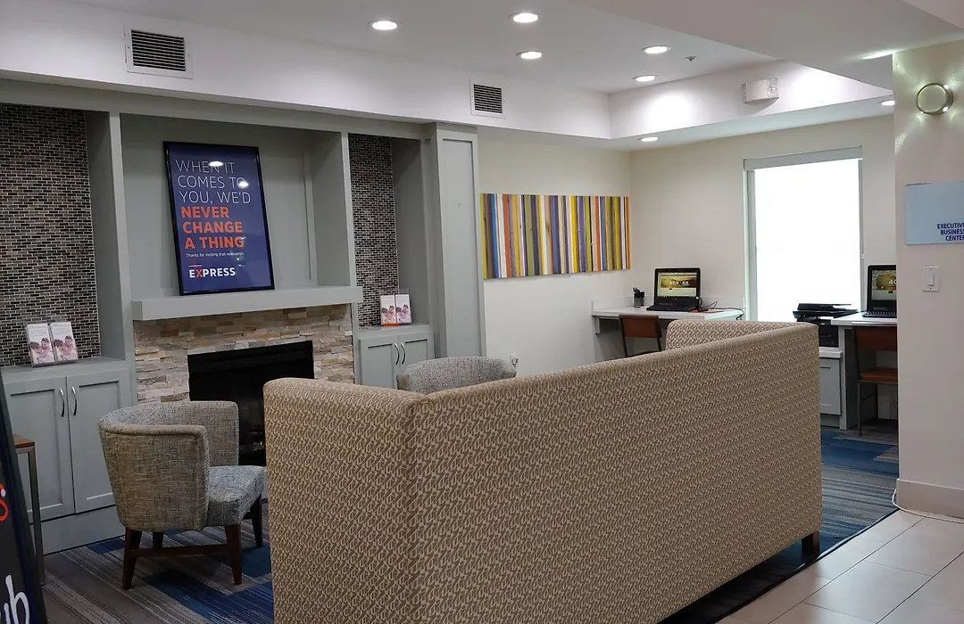 Holiday Inn Express Hotel & Suites Columbus By Ihg-1