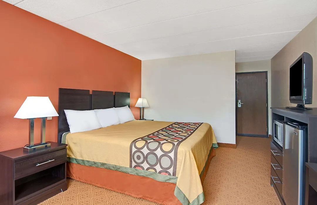 Super 8 By Wyndham Stamford/New York City Area-1