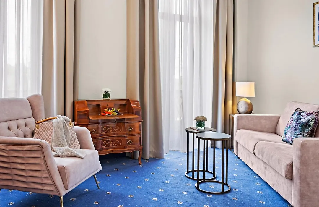 Hotel Bayerischer Hof Dresden-1