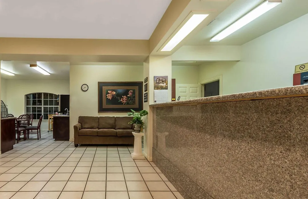 Super 8 By Wyndham Greenville-1