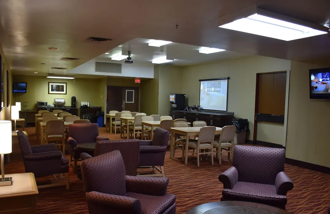 Ramada By Wyndham Timmins-1