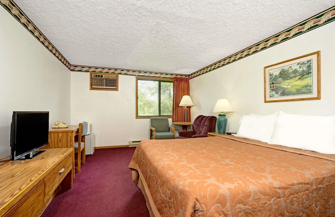 Super 8 By Wyndham Chaska-1