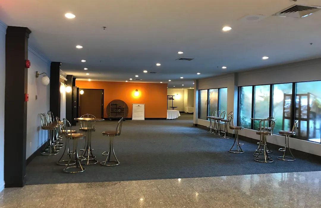 La Saguenéenne - Hôtel et Centre de Congrès-1
