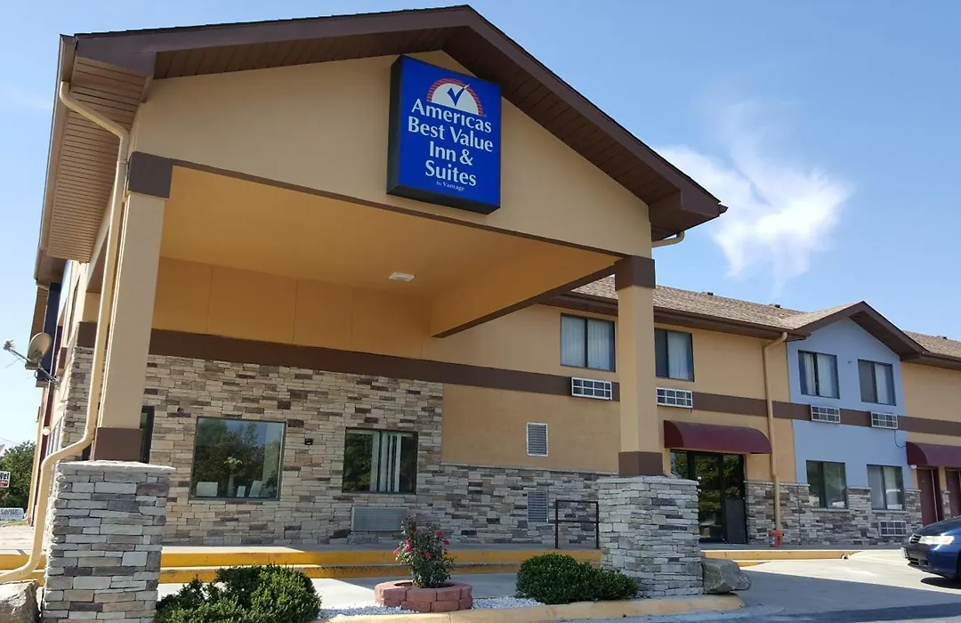 Americas Best Value Inn & Suites Harrisonville-1