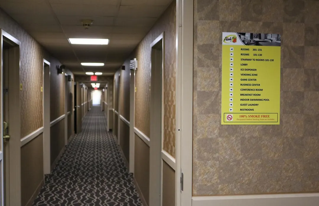 Super 8 By Wyndham Plattsburgh-1