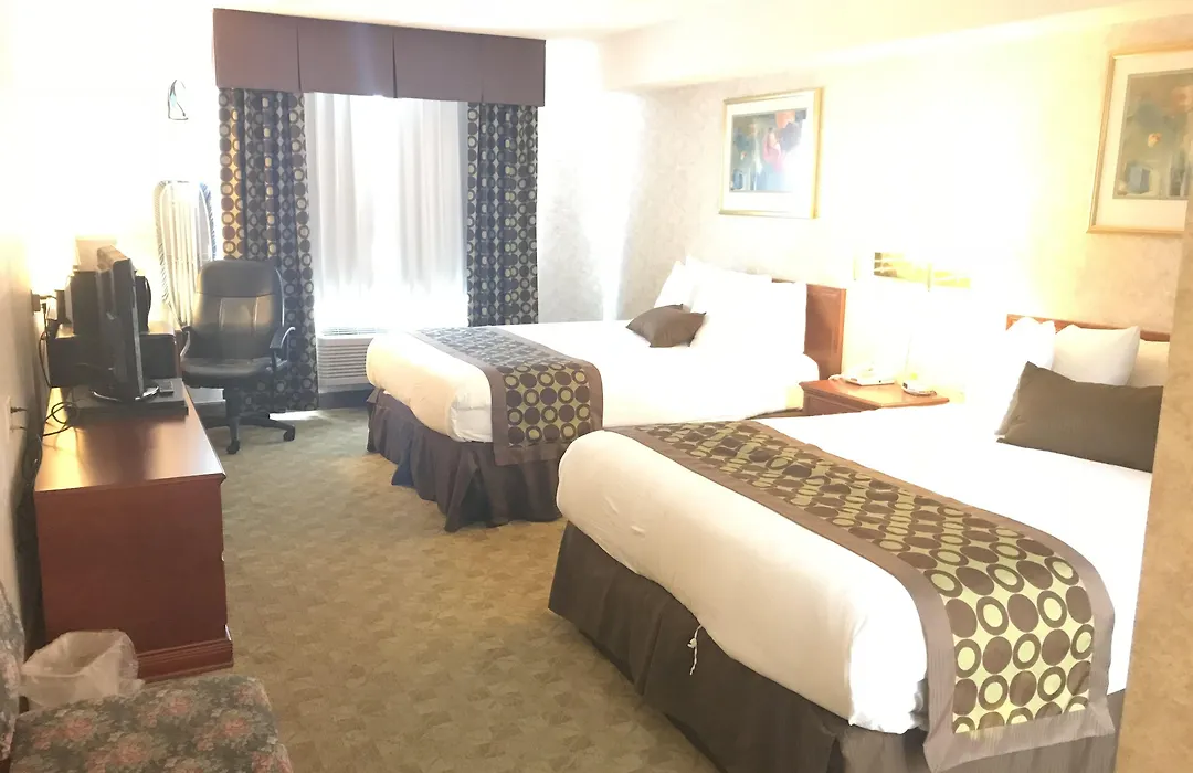 Lexington Inn & Suites-Windsor-1