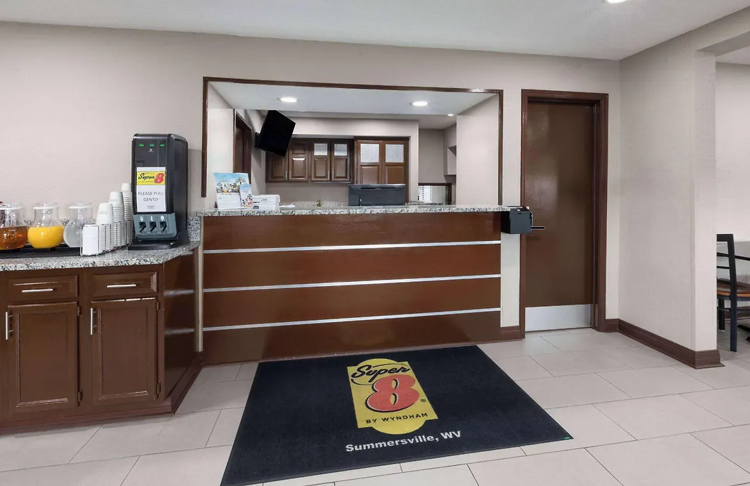 Super 8 By Wyndham Summersville - New River National Park-1