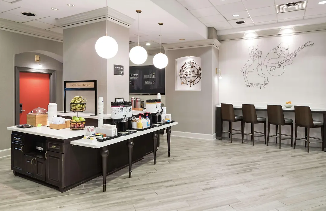 Hampton Inn & Suites Memphis-Beale Street-1