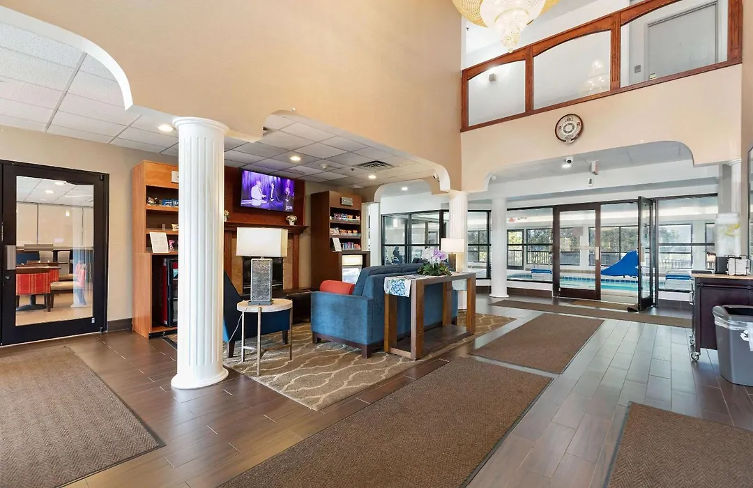 Comfort Suites Lombard - Addison-1