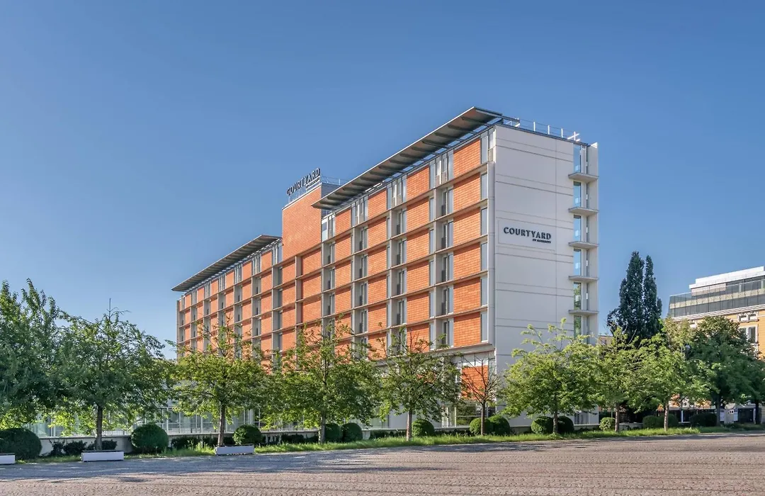 Courtyard By Marriott Linz-1