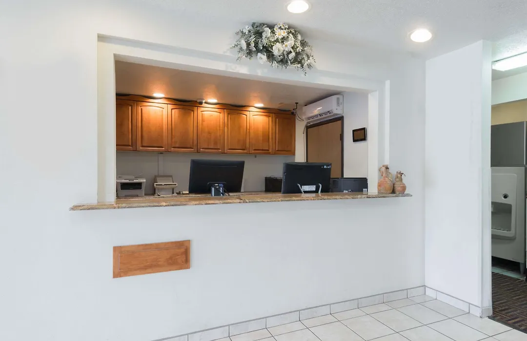 Super 8 By Wyndham Bernalillo-1