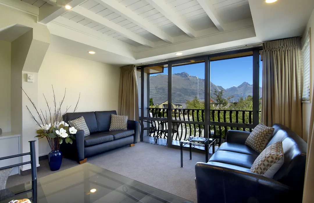 Hurley'S Of Queenstown-1