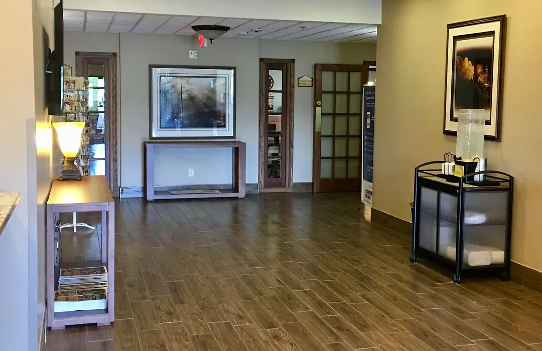 Comfort Inn & Suites-1