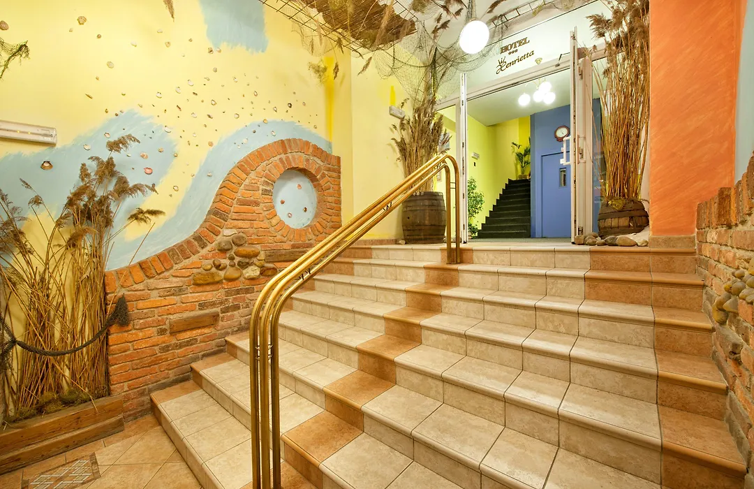 Hotel Henrietta-1