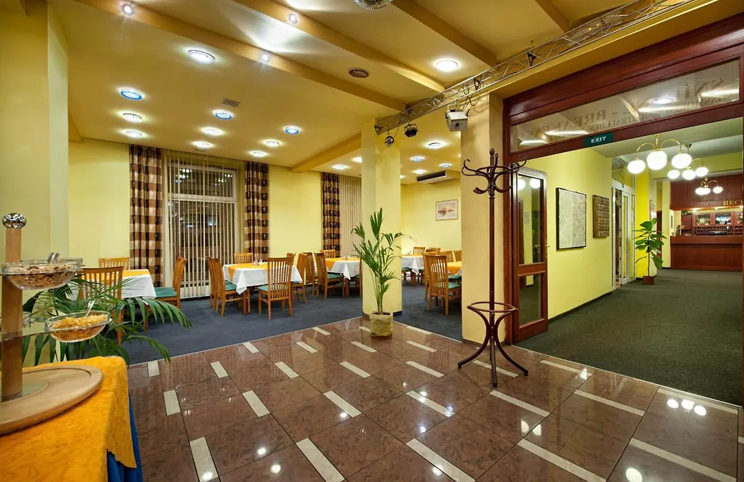Hotel Henrietta-1