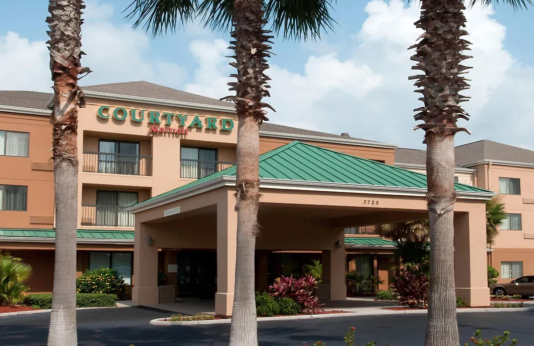 Courtyard By Marriott Lakeland-1