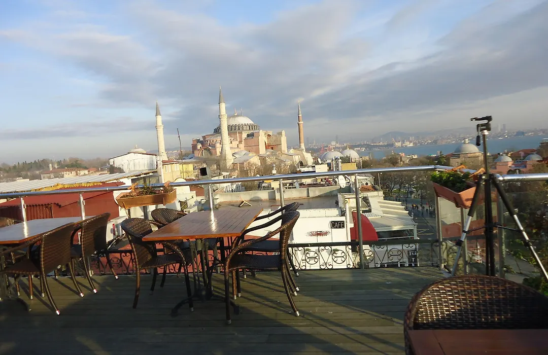Lapis Inn Hotel & Spa-1