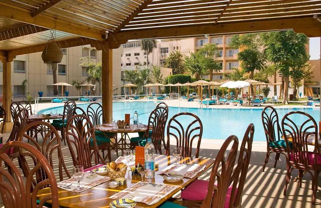 Aracan Eatabe Luxor Hotel-1