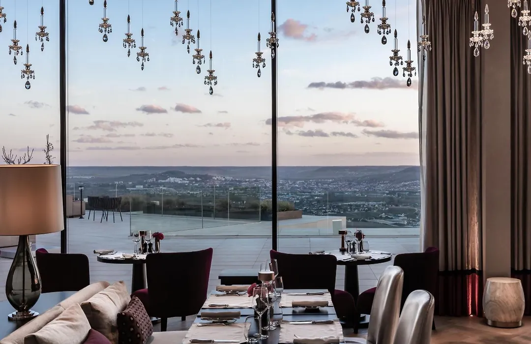 Royal Champagne Hotel & Spa-1