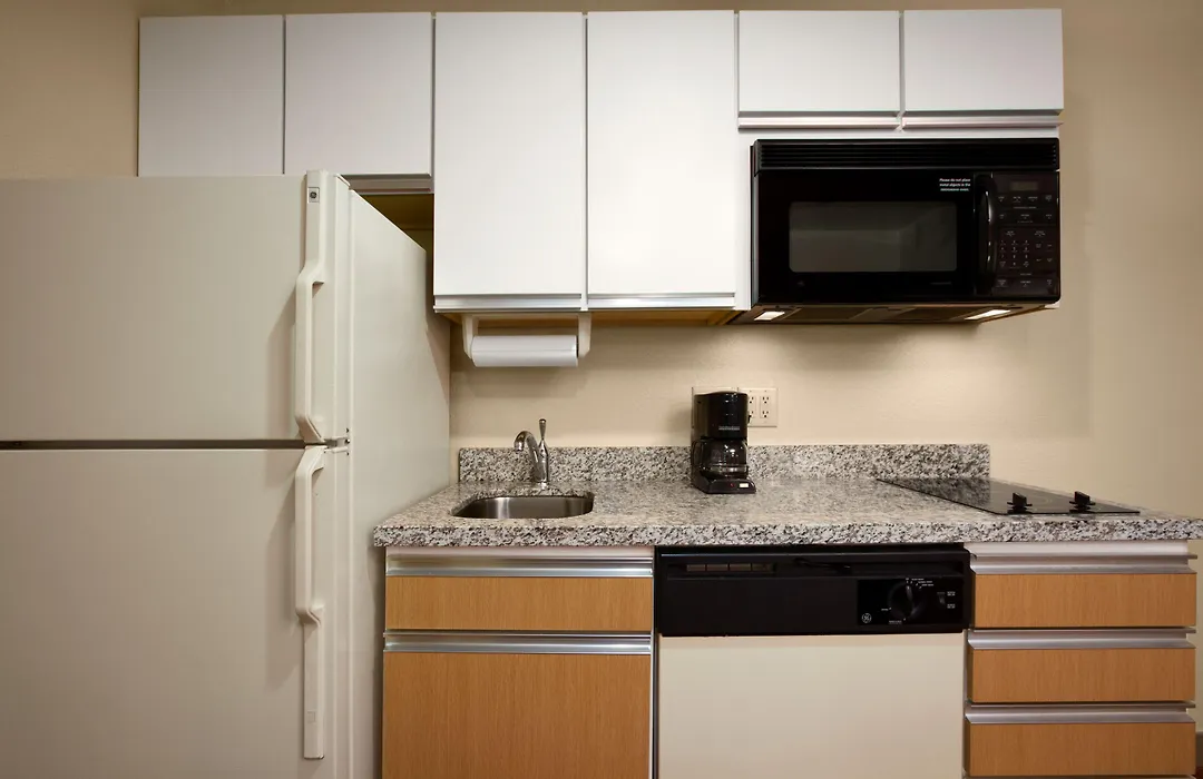 Mainstay Suites Detroit Farmington Hills-1
