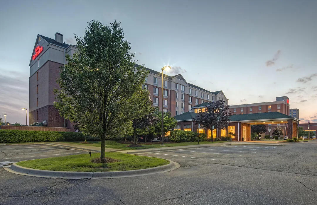 Hilton Garden Inn Detroit Metro Airport-1