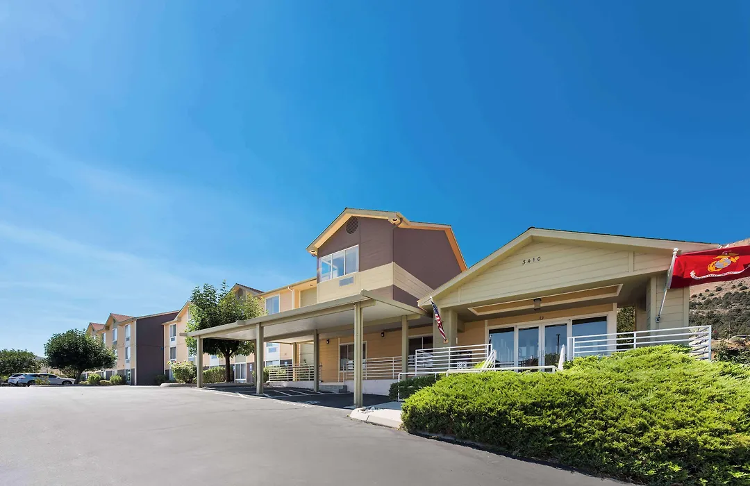 Best Western Topaz Lake Inn-1