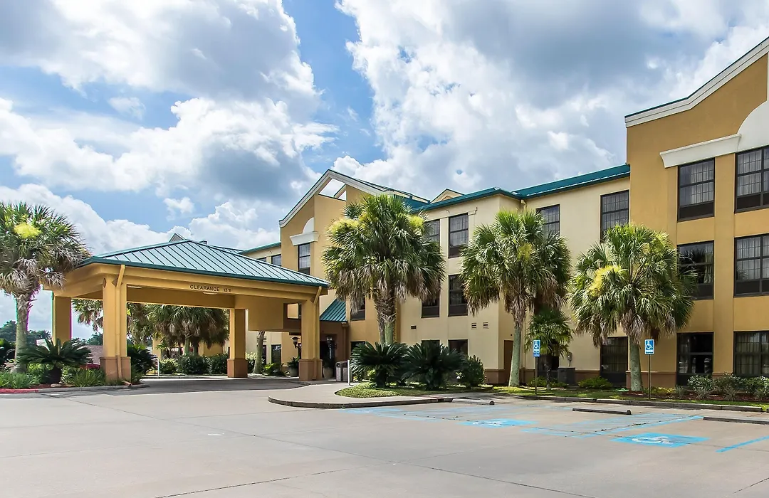 Quality Suites New Iberia-1