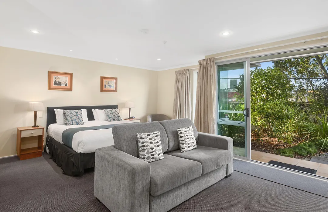 Aristotles North Shore-1
